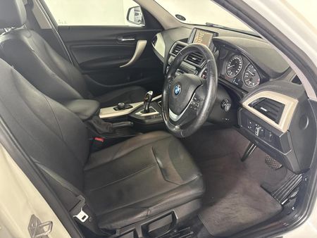 2015-BMW-1-Series-120i-5-dr-Auto_9