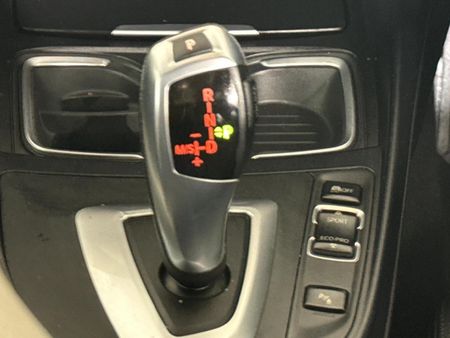 2015-BMW-1-Series-120i-5-dr-Auto_10