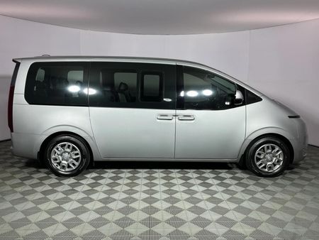 2022-Hyundai-Staria-22d-Executive-Auto-11-Seat_17