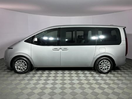 2022-Hyundai-Staria-22d-Executive-Auto-11-Seat_19