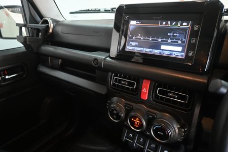 2022-Suzuki-Jimny-15-GLX_12