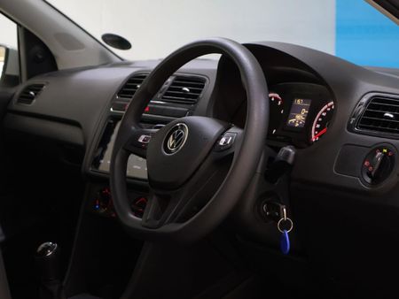 2025-Volkswagen-Polo-Vivo-14-Life_13