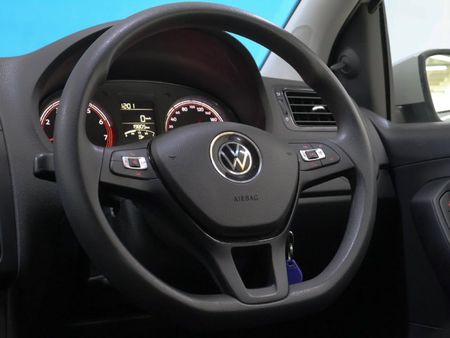 2025-Volkswagen-Polo-Vivo-14-Life_23