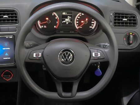 2025-Volkswagen-Polo-Vivo-14-Life_27