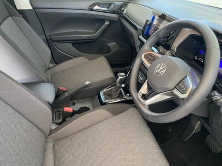 2025-Volkswagen-T-Cross-10-TSI-Life-Auto_9