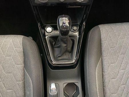2025-Volkswagen-T-Cross-10-TSI-Life-Auto_11