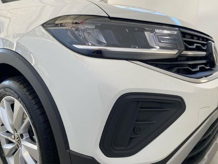 2025-Volkswagen-T-Cross-10-TSI-Life-Auto_24