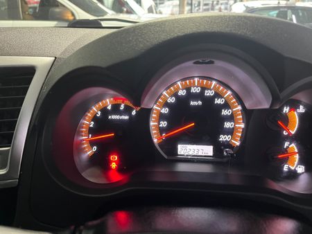 2015-Toyota-Hilux-30-D-4D-Legend-45-4x4-Double-Cab_9