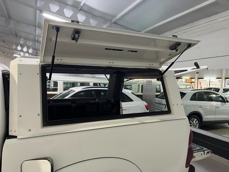 2015-Toyota-Hilux-30-D-4D-Legend-45-4x4-Double-Cab_12