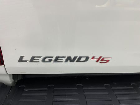 2015-Toyota-Hilux-30-D-4D-Legend-45-4x4-Double-Cab_16