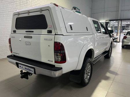 2015-Toyota-Hilux-30-D-4D-Legend-45-4x4-Double-Cab_2