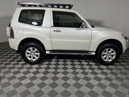 2013-Mitsubishi-Pajero-32-Di-Dc-GLS-SWB-Auto_13