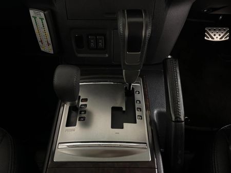2013-Mitsubishi-Pajero-32-Di-Dc-GLS-SWB-Auto_8