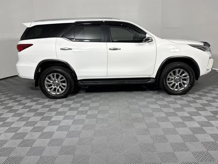 2021-Toyota-Fortuner-28-GD-6-Raised-Body-Auto_16