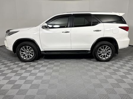 2021-Toyota-Fortuner-28-GD-6-Raised-Body-Auto_18