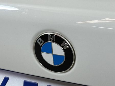 2021-BMW-1-Series-118i_10