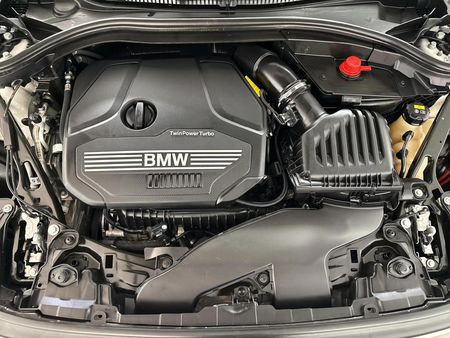 2021-BMW-1-Series-118i_11