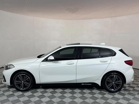 2021-BMW-1-Series-118i_17