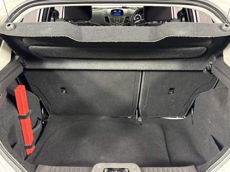 2016-Ford-Fiesta-14-Ambiente-5-dr_13