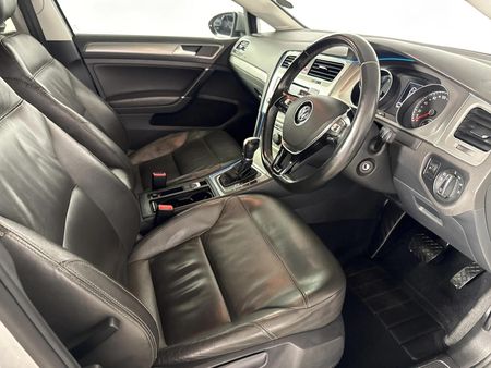 2015-Volkswagen-Golf-VII-14-TSI-Comfortline-Auto_9