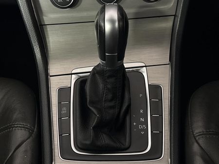 2015-Volkswagen-Golf-VII-14-TSI-Comfortline-Auto_10