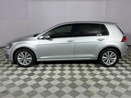 2015-Volkswagen-Golf-VII-14-TSI-Comfortline-Auto_18