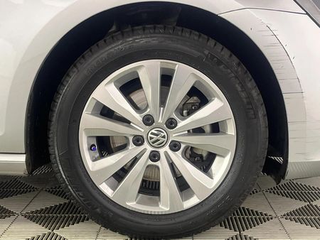 2015-Volkswagen-Golf-VII-14-TSI-Comfortline-Auto_5