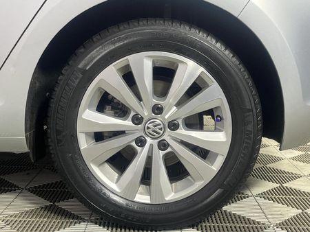 2015-Volkswagen-Golf-VII-14-TSI-Comfortline-Auto_6