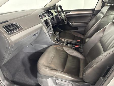 2015-Volkswagen-Golf-VII-14-TSI-Comfortline-Auto_8