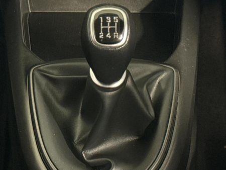 2023-Hyundai-Grand-i10-10-Fluid_10