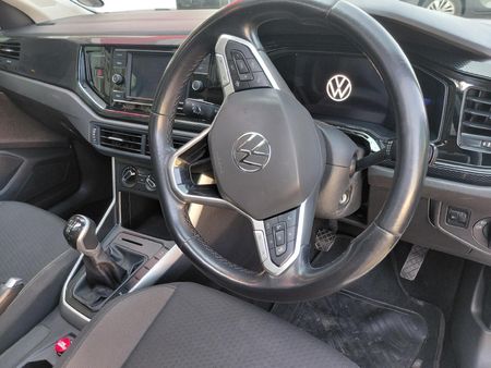 2024-Volkswagen-Polo-10-TSI-Life_5