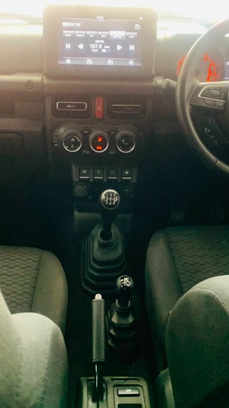2024-Suzuki-Jimny-15-GLX-AllGrip-5-Door-Petrol-Manual_10