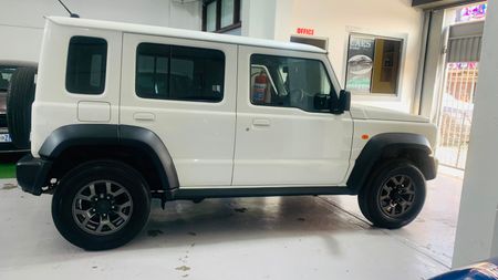 2024-Suzuki-Jimny-15-GLX-AllGrip-5-Door-Petrol-Manual_16