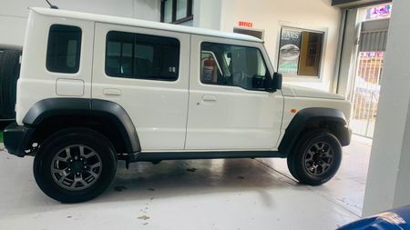 2024-Suzuki-Jimny-15-GLX-AllGrip-5-Door-Petrol-Manual_17