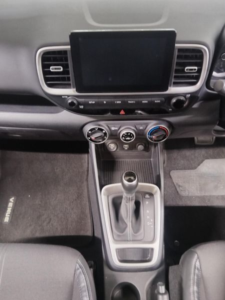 2020-Hyundai-Venue-10-TGDI-Fluid-Auto_12