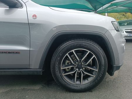 2022-Jeep-Grand-Cherokee-36-Trailhawk_8