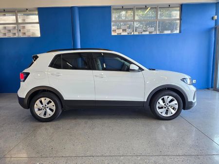 2024-Volkswagen-T-Cross-10-TSI-Life-Auto_3