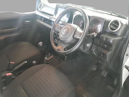 2022-Suzuki-Jimny-15-GLX_10