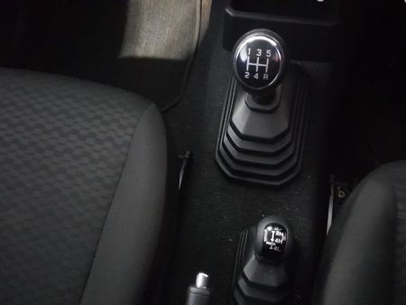2022-Suzuki-Jimny-15-GLX_15