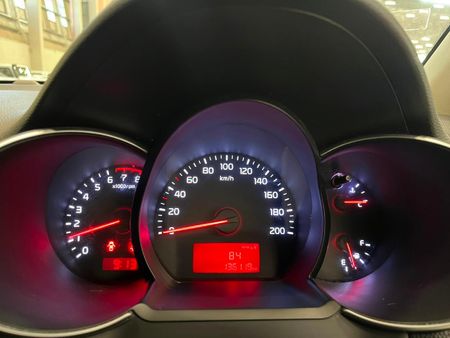 2017-Kia-Picanto-10-LS_10