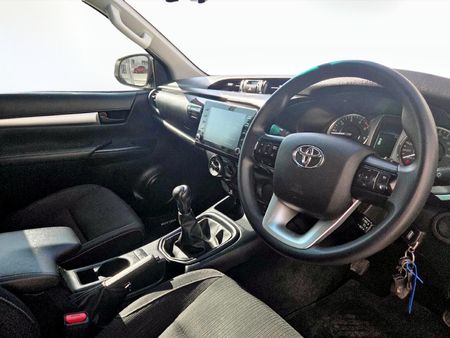 2023-Toyota-Hilux-24-GD-6-Raised-Body-Raider-Double-Cab_13