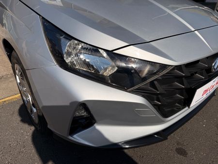2022-Hyundai-i20-14-Motion-Auto_18