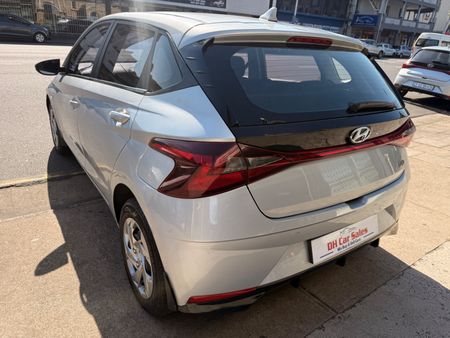 2022-Hyundai-i20-14-Motion-Auto_2