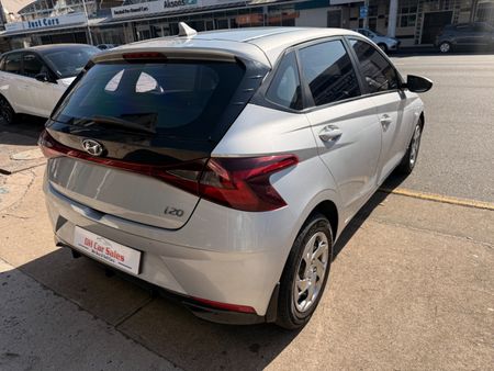2022-Hyundai-i20-14-Motion-Auto_3