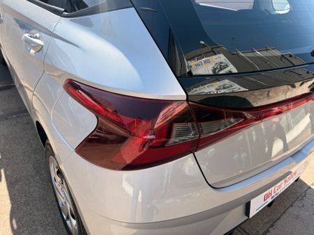 2022-Hyundai-i20-14-Motion-Auto_5