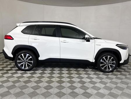 2025-Toyota-Corolla-Cross-18-XR-Hybrid_17