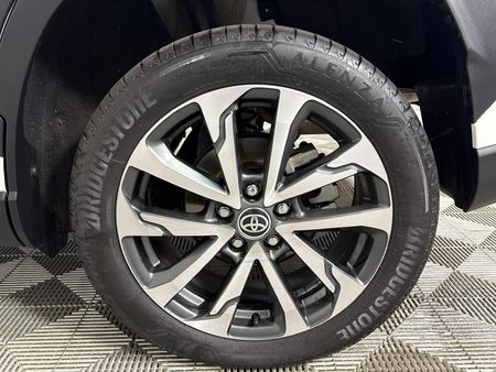 2025-Toyota-Corolla-Cross-18-XR-Hybrid_5