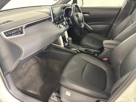 2025-Toyota-Corolla-Cross-18-XR-Hybrid_8