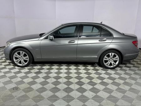 2011-Mercedes-Benz-C-Class-C-180-Avantgarde-Auto_18