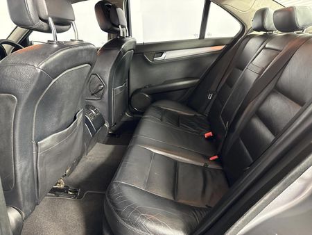 2011-Mercedes-Benz-C-Class-C-180-Avantgarde-Auto_3